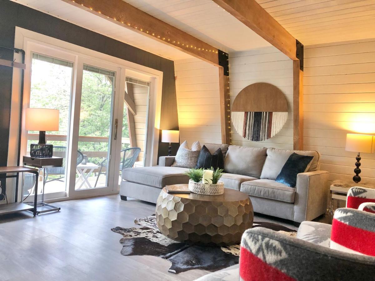 Maison Solange-Red Barn Farmhouse Style- Moonridge Big Bear City Exterior photo