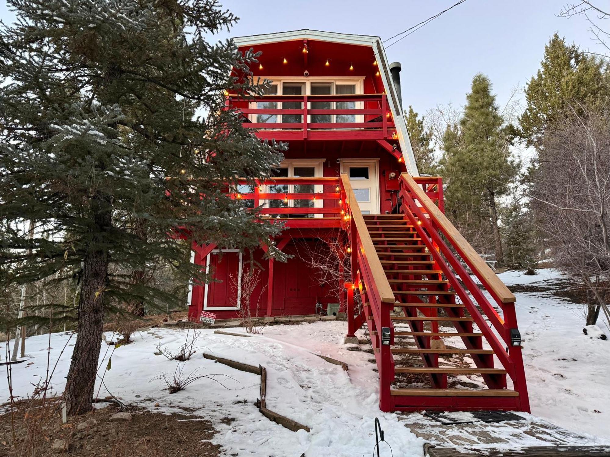 Maison Solange-Red Barn Farmhouse Style- Moonridge Big Bear City Exterior photo